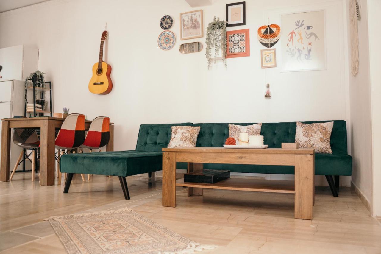 Villager'S Art Apartment Paradisi  ภายนอก รูปภาพ