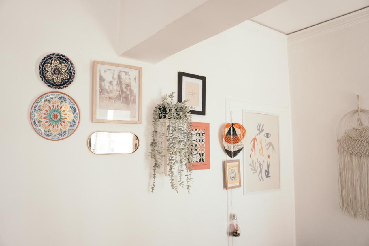 Villager'S Art Apartment Paradisi  ภายนอก รูปภาพ